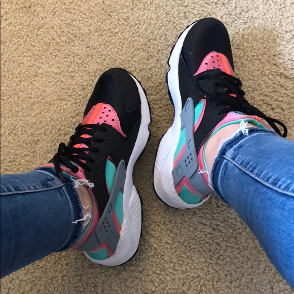 Nike Shoes - Nike Huarache in OG women’s colorway